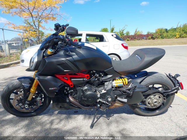 ZDMGAHRW3LB003229 Ducati 2020