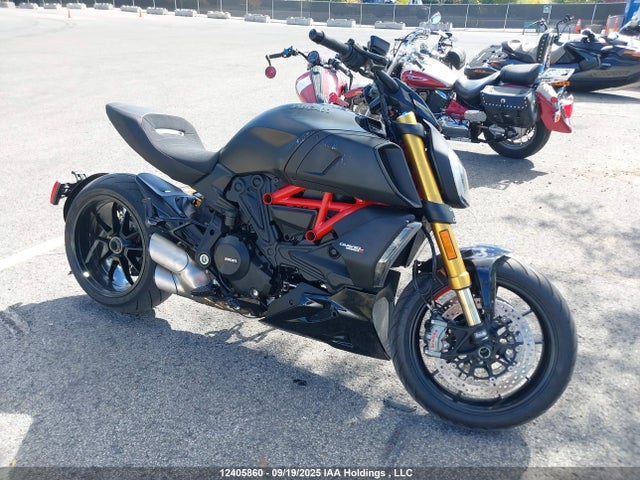 ZDMGAHRW3LB003229 Ducati 2020