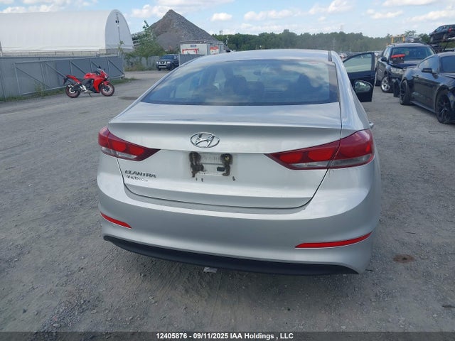 Hyundai Elantra 2017 5NPD74LF3HH137906 Image 16