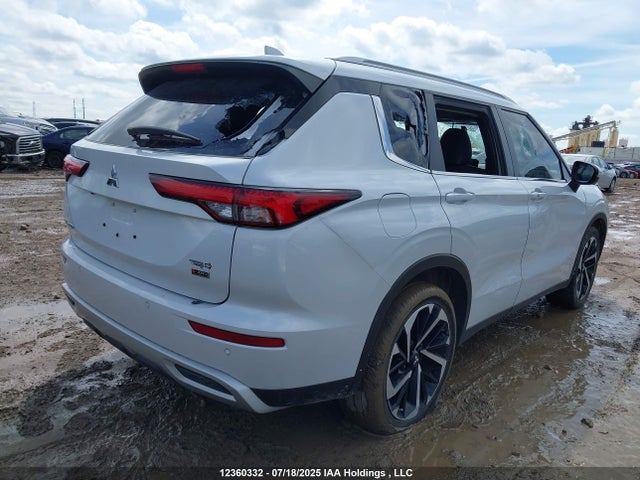 JA4J4UA88NZ607572 Mitsubishi Outlander