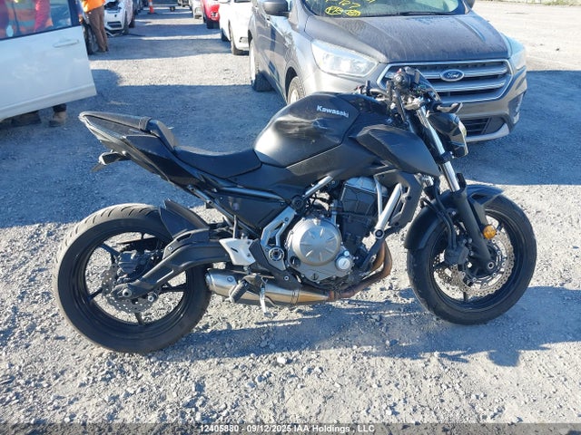 Kawasaki Z650 2017 JKAEREG10HDA01111 Image 12