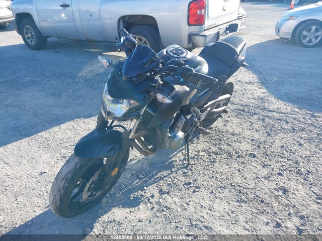 Kawasaki Z650 2017 JKAEREG10HDA01111 Image 2