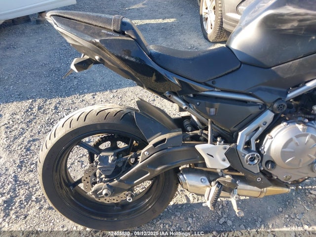 Kawasaki Z650 2017 JKAEREG10HDA01111 Image 8