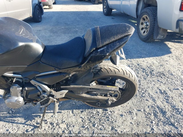 Kawasaki Z650 2017 JKAEREG10HDA01111 Image 9