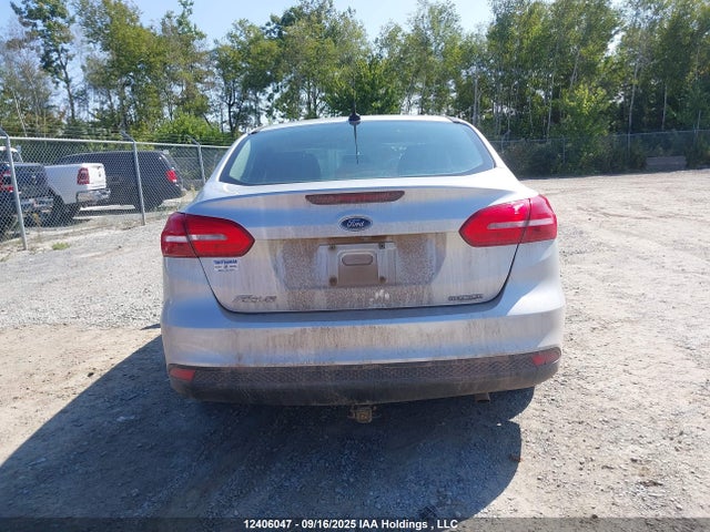 1FADP3E2XFL352119 Ford 2015