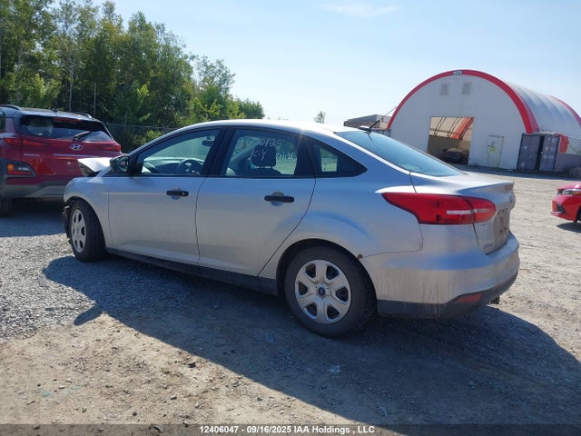1FADP3E2XFL352119 Ford 2015