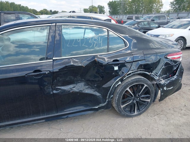 12406145 :رقم المزاد ، 4T1B61HK9JU096896 vin ، 2018 Toyota Camry Xse مزاد بيع