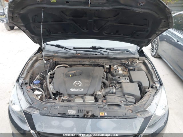 3MZBM1V74FM132996 Mazda pe