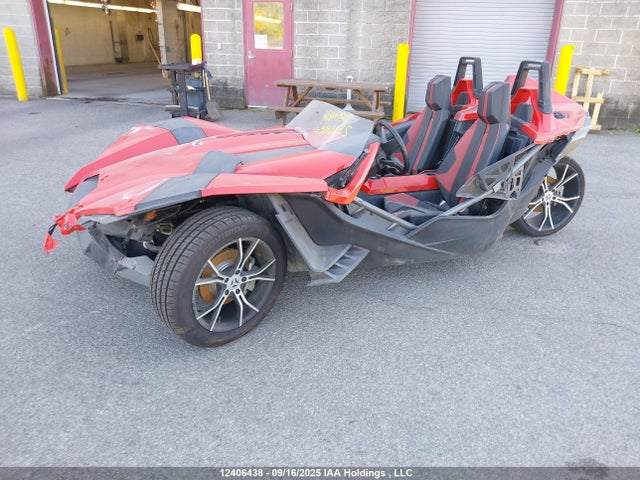 Polaris Slingshot 2015 57XAAPFA5F5102875 Image 2