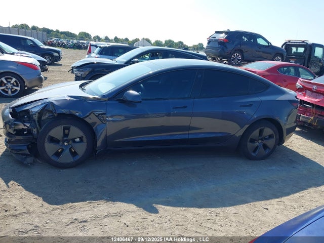 5YJ3E1EA8PF696785 Tesla MODEL 3