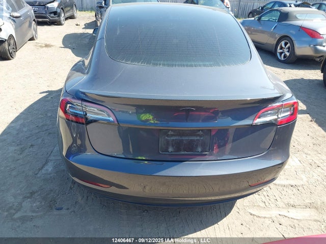 5YJ3E1EA8PF696785 Tesla MODEL 3