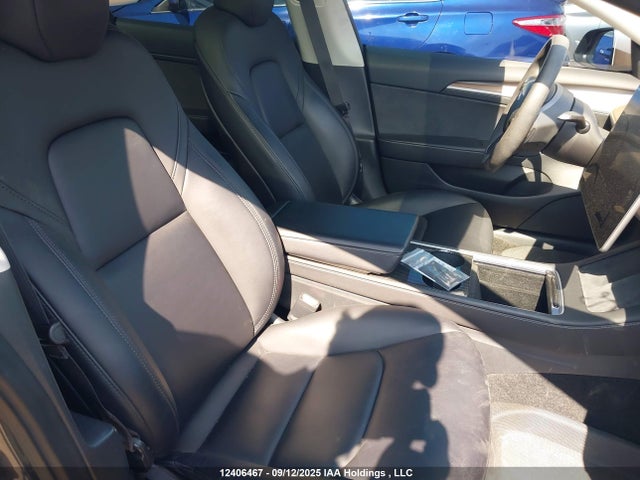 5YJ3E1EA8PF696785 Tesla MODEL 3