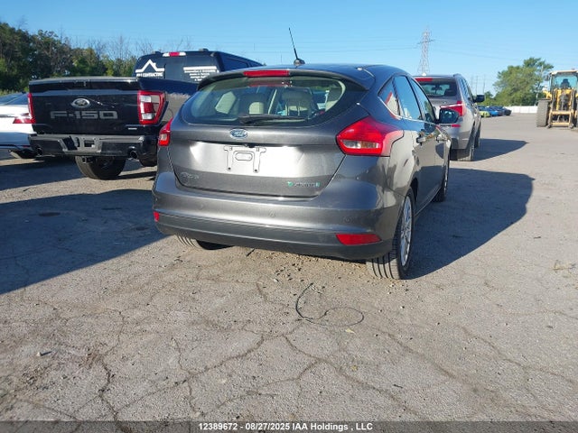 Ford Focus 2017 1FADP3R41HL320884 Image 4