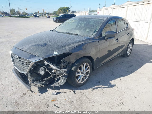 3MZBM1L75FM174113 Mazda pe