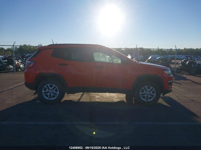 Jeep Compass 2018 3C4NJDAB4JT107437 Image 13