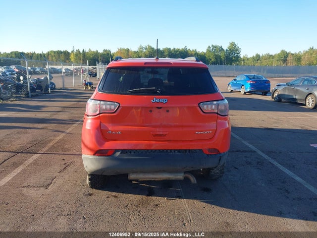 Jeep Compass 2018 3C4NJDAB4JT107437 Image 16