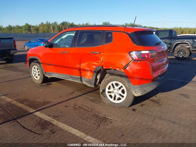 Jeep Compass 2018 3C4NJDAB4JT107437 Image 3