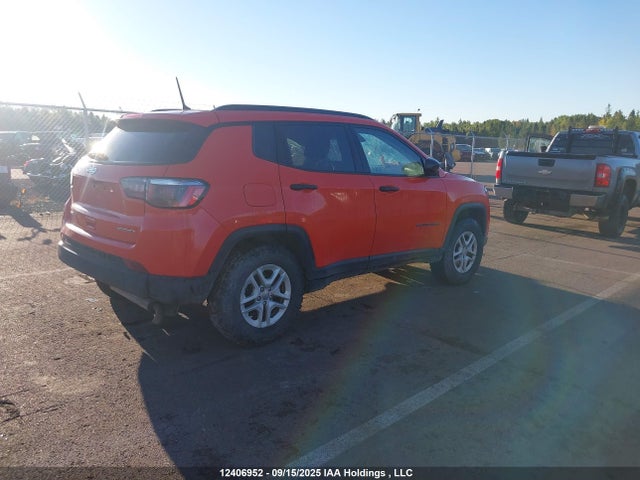 Jeep Compass 2018 3C4NJDAB4JT107437 Image 4