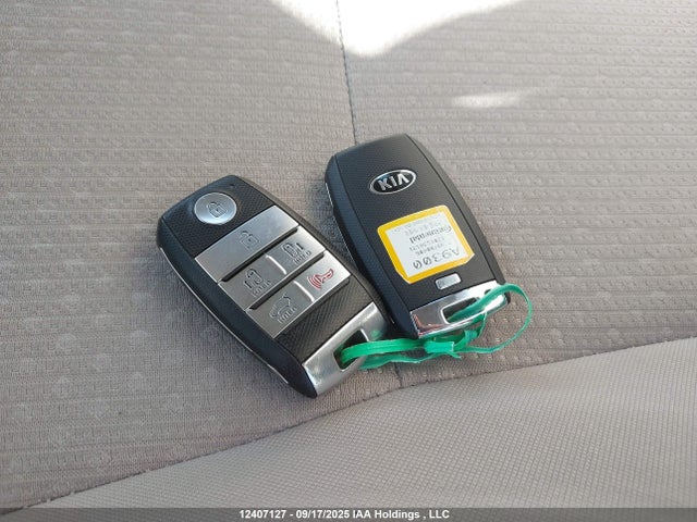 KNDMB5C11H6322426 KIA Sedona
