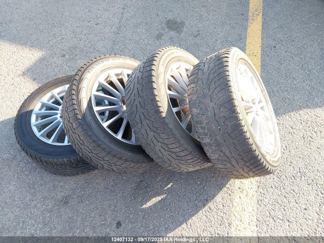 2013 Ford Escape მანქანა იყიდება აუქციონზე, vin: 1FMCU9H93DUA49695, აუქციონის ნომერი: 12407132