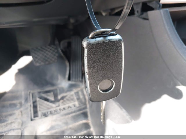 1VWAA7A30JC034374 Volkswagen tsi
