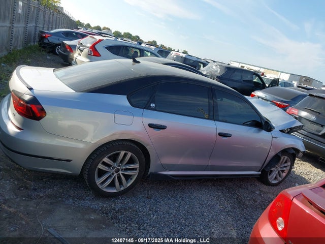 1VWAA7A30JC034374 Volkswagen tsi