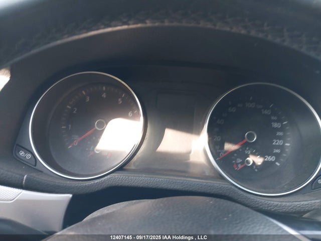 1VWAA7A30JC034374 Volkswagen tsi