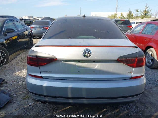 1VWAA7A30JC034374 Volkswagen tsi