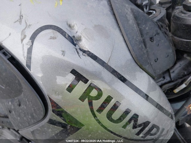 Triumph Motorcycle Trident 2022 SMTL10UL0NTAZ0985 Image 18