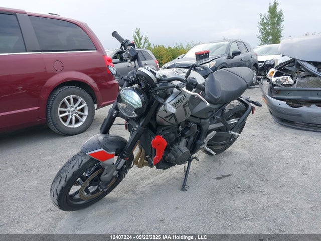 Triumph Motorcycle Trident 2022 SMTL10UL0NTAZ0985 Image 2