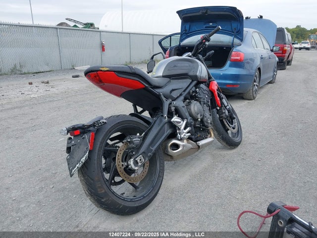 Triumph Motorcycle Trident 2022 SMTL10UL0NTAZ0985 Image 4