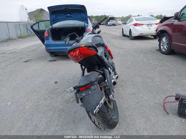 Triumph Motorcycle Trident 2022 SMTL10UL0NTAZ0985 Image 6