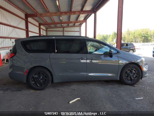 Chrysler 2025 2025 2C4RC1GG8SR602046 Image 14