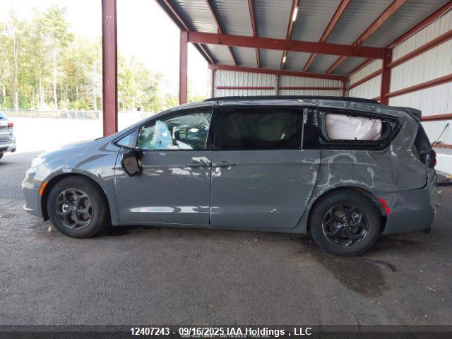 Chrysler 2025 2025 2C4RC1GG8SR602046 Image 15