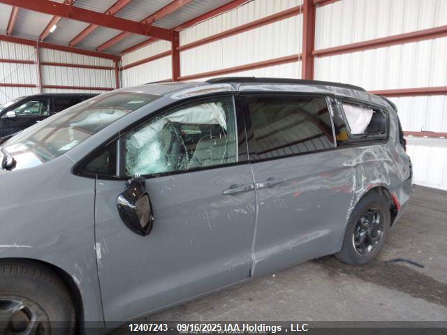 Chrysler 2025 2025 2C4RC1GG8SR602046 Image 18