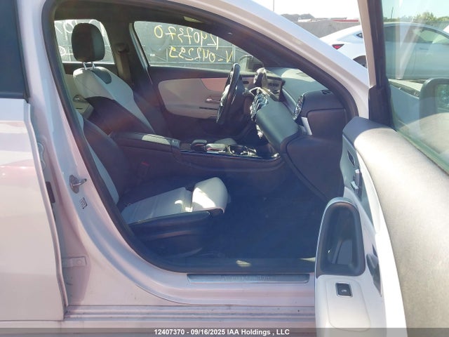 WDD3G4FB8LW042299 Mercedes-Benz m260