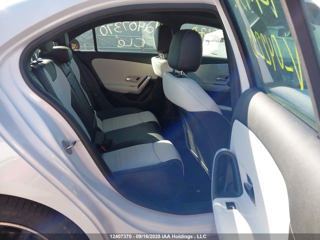WDD3G4FB8LW042299 Mercedes-Benz m260