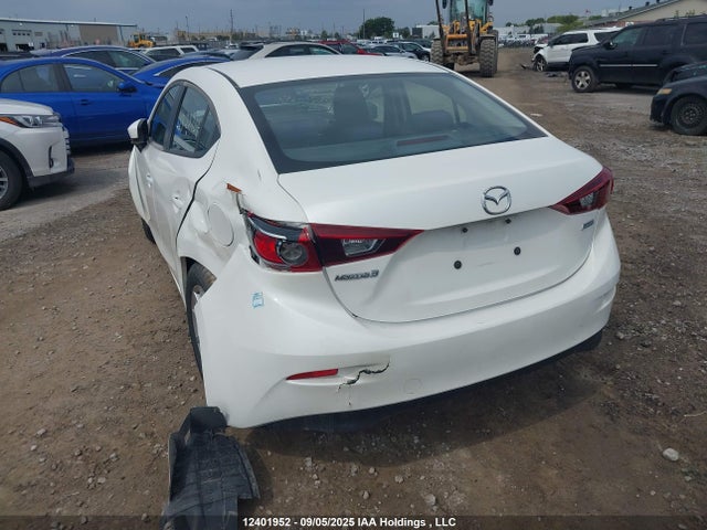 JM1BN1U79H1118108 Mazda pe