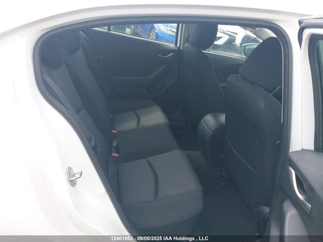 JM1BN1U79H1118108 Mazda pe