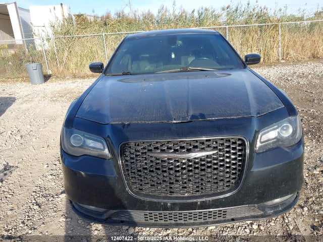 Chrysler 300 2016 2C3CCABG0GH224142 Image 13