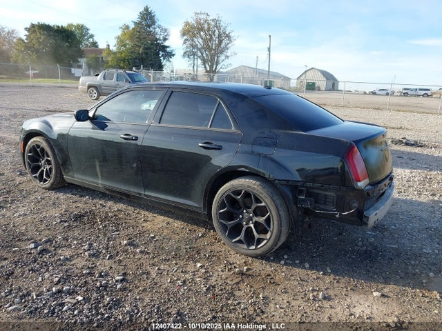 Chrysler 300 2016 2C3CCABG0GH224142 Image 3