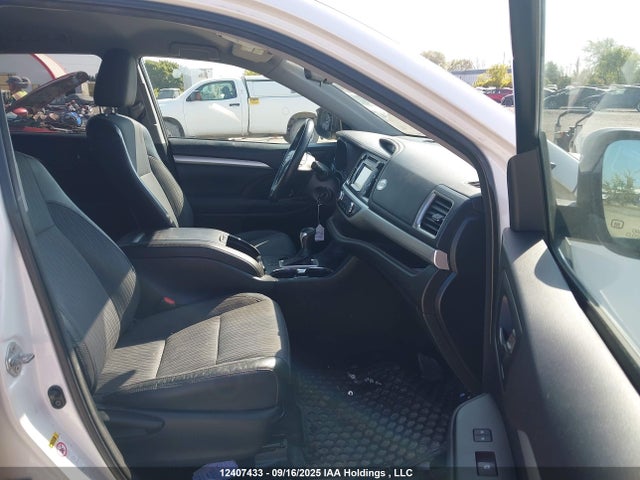 5TDZKRFH0ES011166 Toyota 2gr-fe
