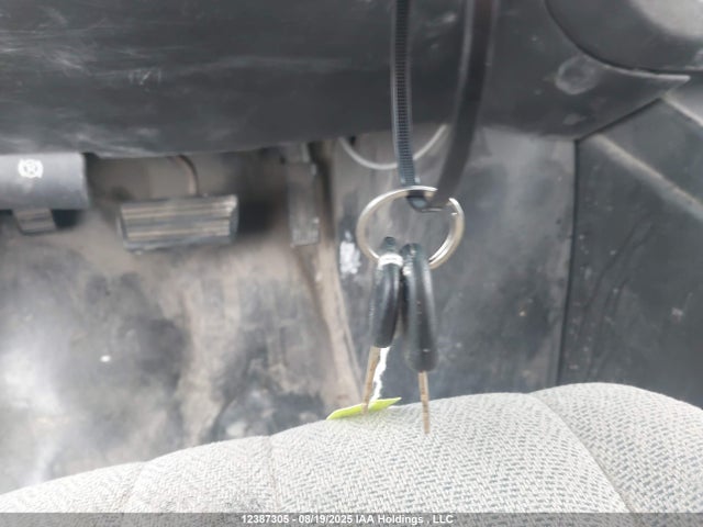 GMC l20 - flex fuel(gas/ethanol), iron 2014 1GTW7GBA4E1135701 Image 11