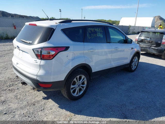 1FMCU9G94HUD30878 Ford 2017