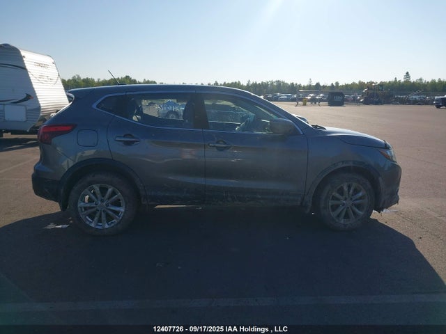 JN1BJ1CR3JW283209 Nissan ROGUE SPORT