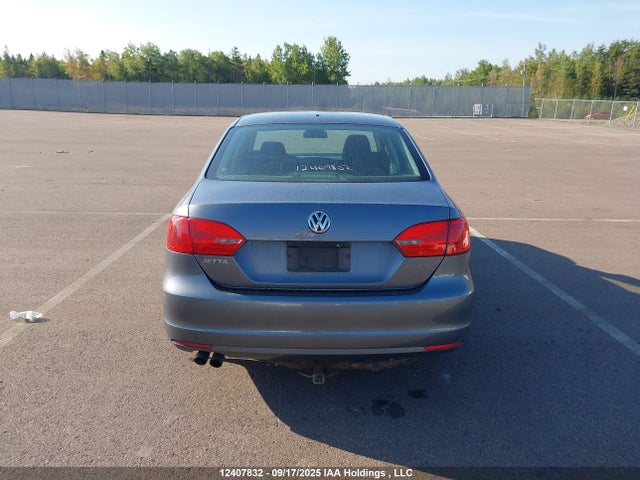 3VWDK7AJ7EM402952 Volkswagen Jetta