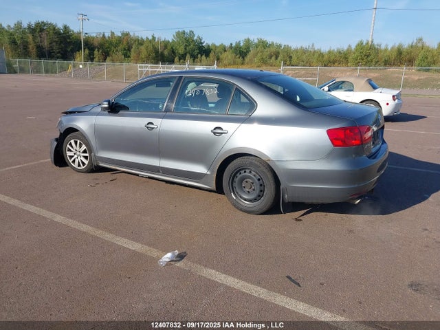 3VWDK7AJ7EM402952 Volkswagen Jetta