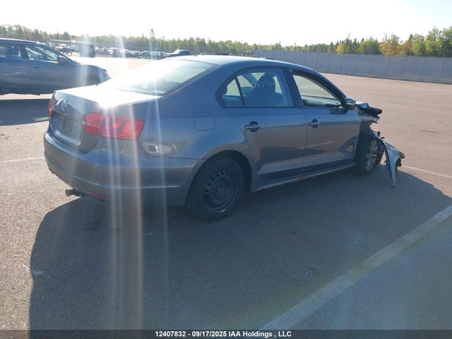 3VWDK7AJ7EM402952 Volkswagen Jetta