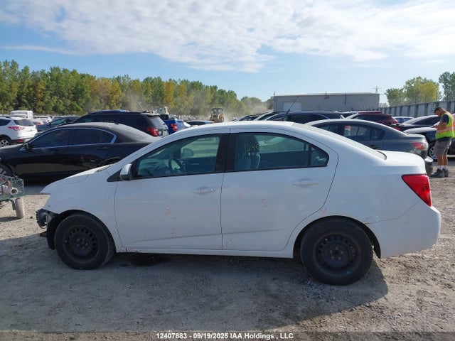 1G1JA5EH8E4243691 Chevrolet luw
