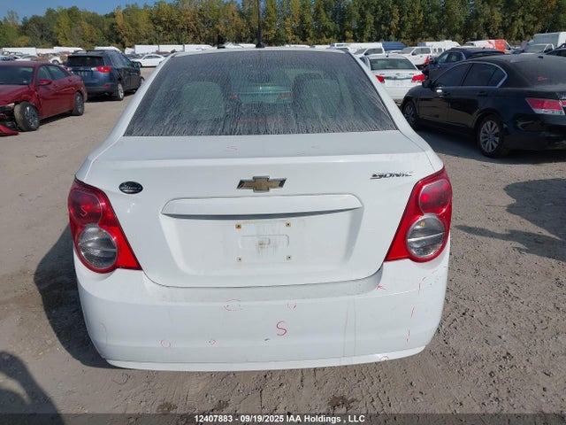 1G1JA5EH8E4243691 Chevrolet luw